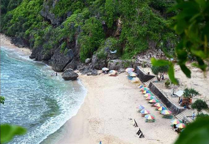 Foto Pantai Nguyahan